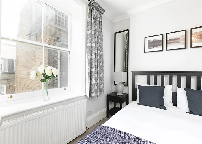 Penthousestays Notting Hill - Chic 2 Bedroom Apartment W/ King Beds - Near Portobello Road & Kensington High Street