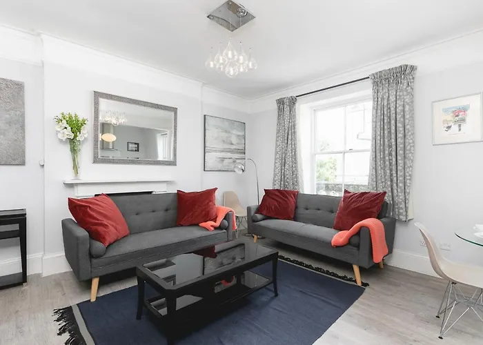 Penthousestays Notting Hill - Chic 2 Bedroom Apartment W/ King Beds - Near Portobello Road & Kensington High Street