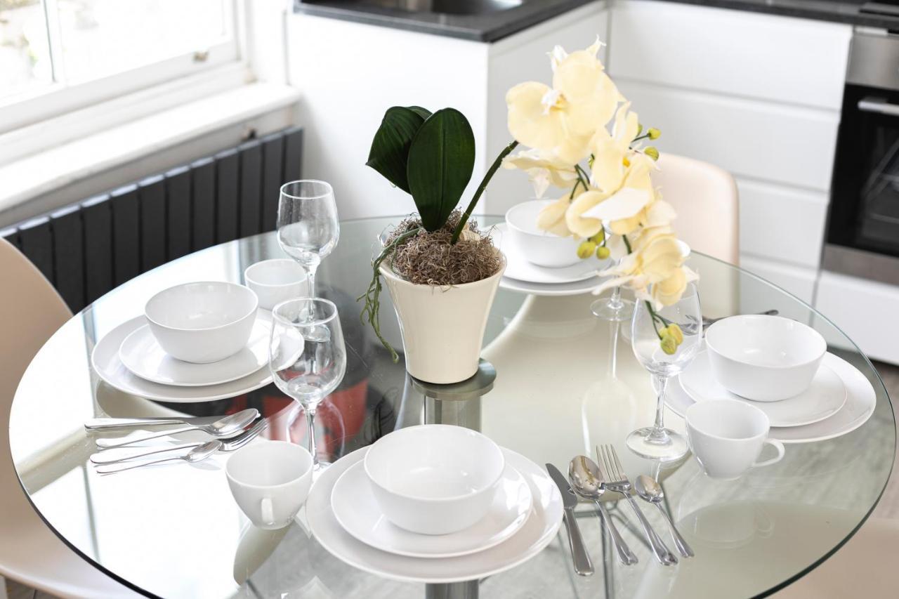 Penthousestays Notting Hill - Chic 2 Bedroom W/ King Beds - Near Portobello Road & Kensington High Street Londres